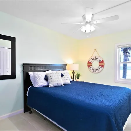 Cocoa Beach Club Room photo