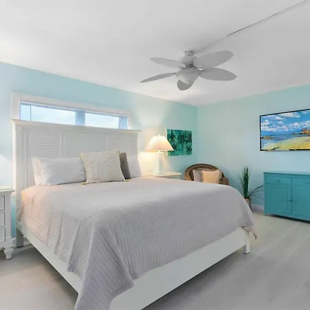 Cocoa Beach Club Room photo