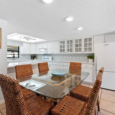 Cocoa Beach Club Room photo
